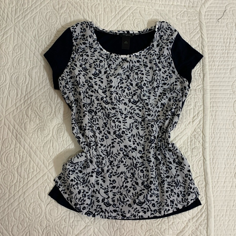 Ann Taylor size xs from printed blouse in very good condition please look photos
